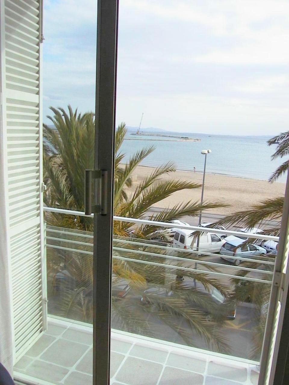 Rhode Vista Al Mar Apartment Roses Exterior photo
